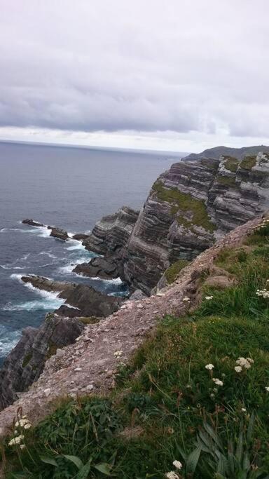 Skellig View Bluebell Rose & The Kerry Cliffs Apartment Portmagee Exterior photo